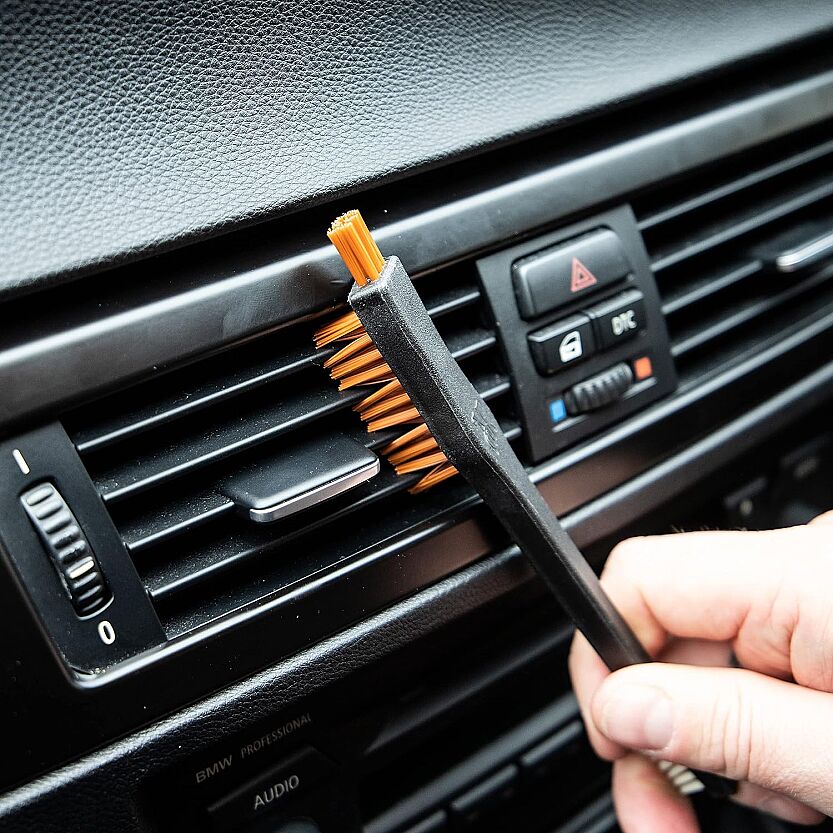 Meguiar's 3'ü 1 Arada Detay Fırçası